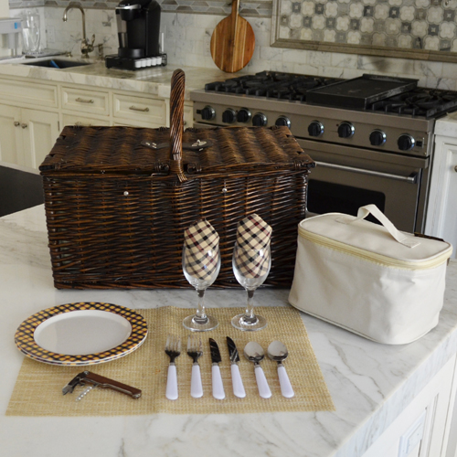 Surrey Picnic Basket for Two 